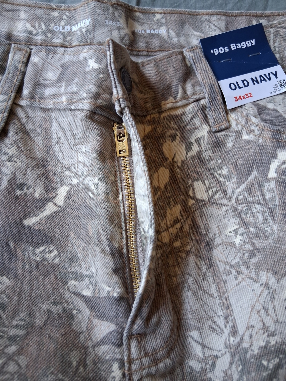 Old Navy Tan and Beige Camouflage '90s Baggy Carpenter Pants NWT - Picture 7 of 9
